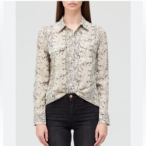 Equipment Femme Small 100% Silk Slim Snake Print Blouse Top